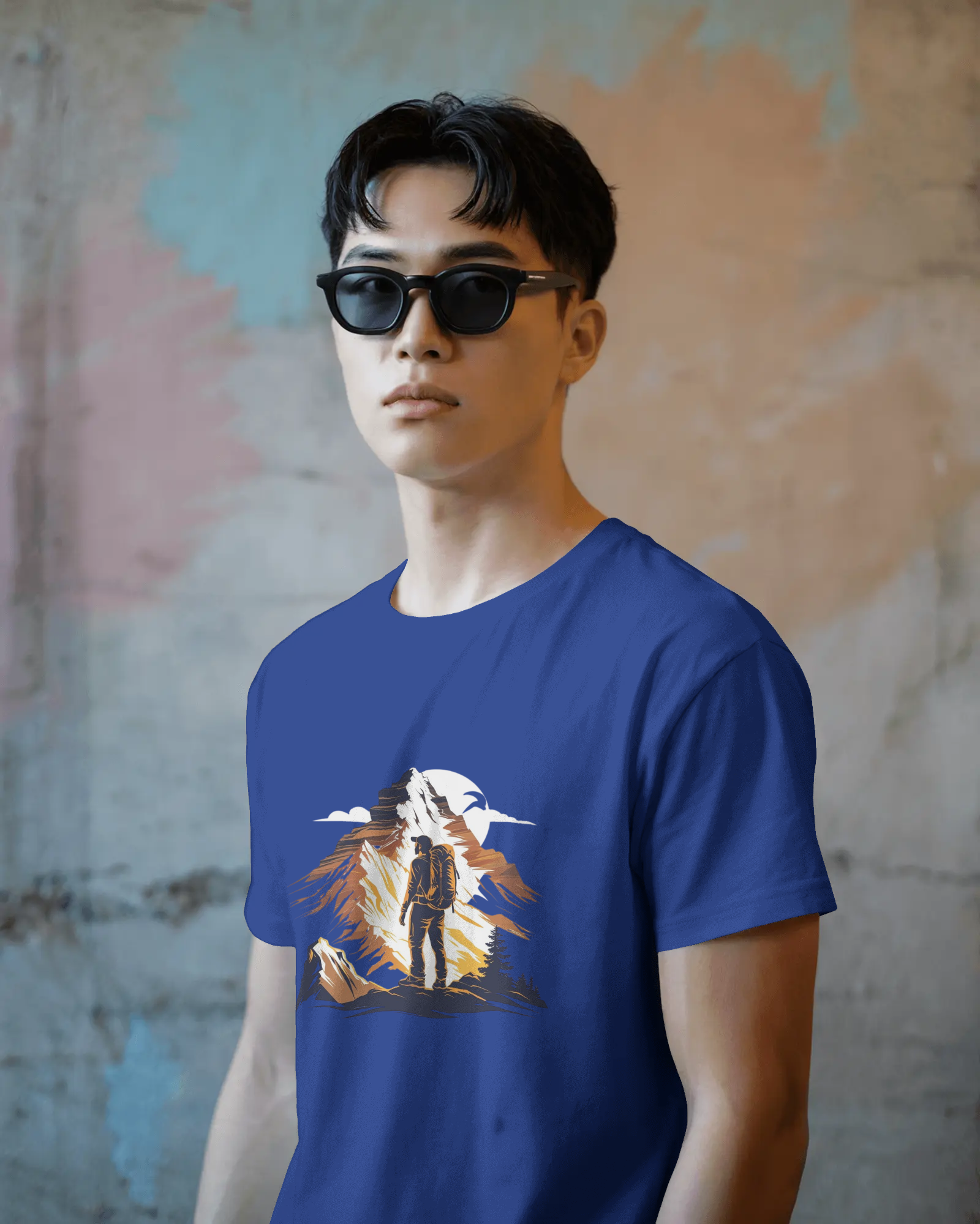 Mountain Hiker Graphic Men's Classic Crew T-Shirt | Teeyatra | Abstract